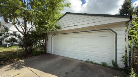 3323 Highview Avenue Cleveland OH 44109