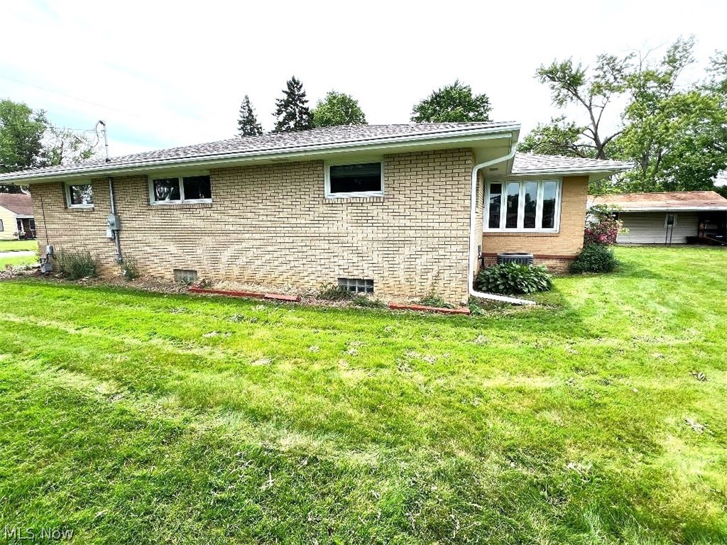 810 Carlton Drive Campbell OH 44405