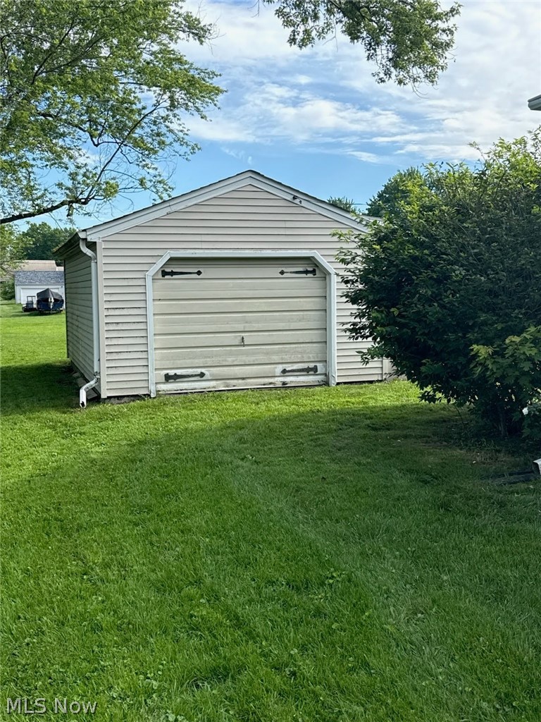 810 Carlton Drive Campbell OH 44405