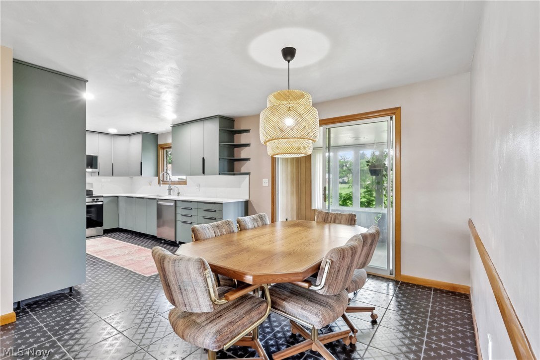 810 Carlton Drive Campbell OH 44405