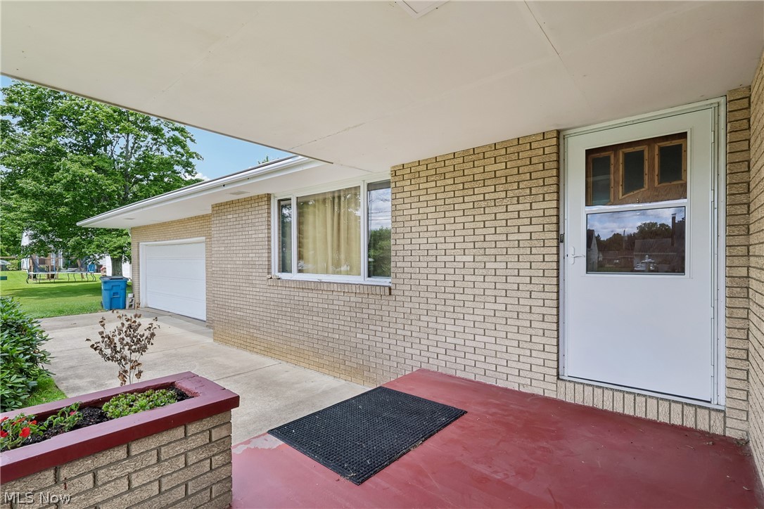 810 Carlton Drive Campbell OH 44405