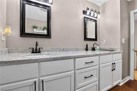 1744 Mattingly Road Hinckley OH 44233