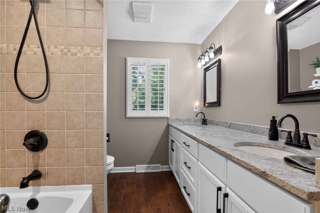 1744 Mattingly Road Hinckley OH 44233