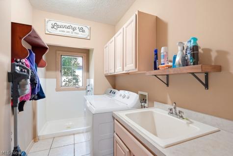 8808 Eastlynn Avenue NW Massillon OH 44646
