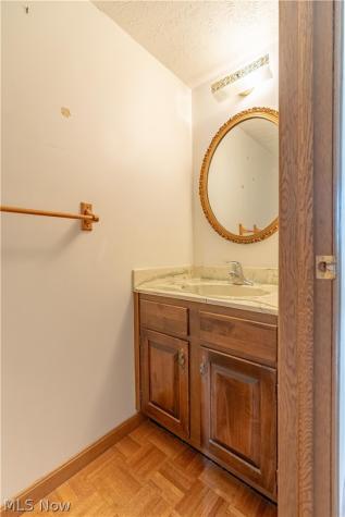 8054 Fox Run Avenue NW North Canton OH 44720