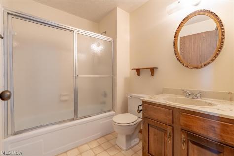 8054 Fox Run Avenue NW North Canton OH 44720