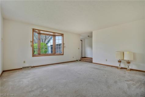 8054 Fox Run Avenue NW North Canton OH 44720