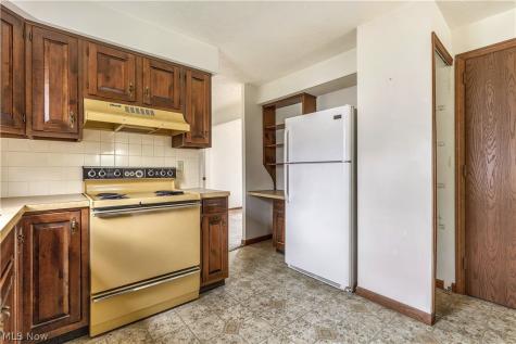 8054 Fox Run Avenue NW North Canton OH 44720