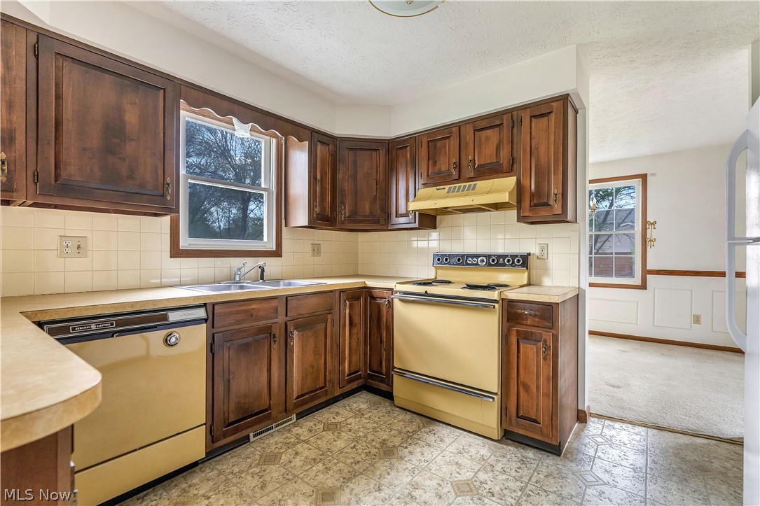 8054 Fox Run Avenue NW North Canton OH 44720