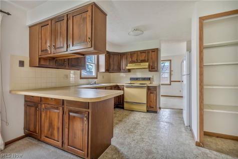 8054 Fox Run Avenue NW North Canton OH 44720