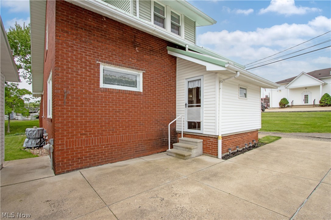 221 Main Street E Beach City OH 44608
