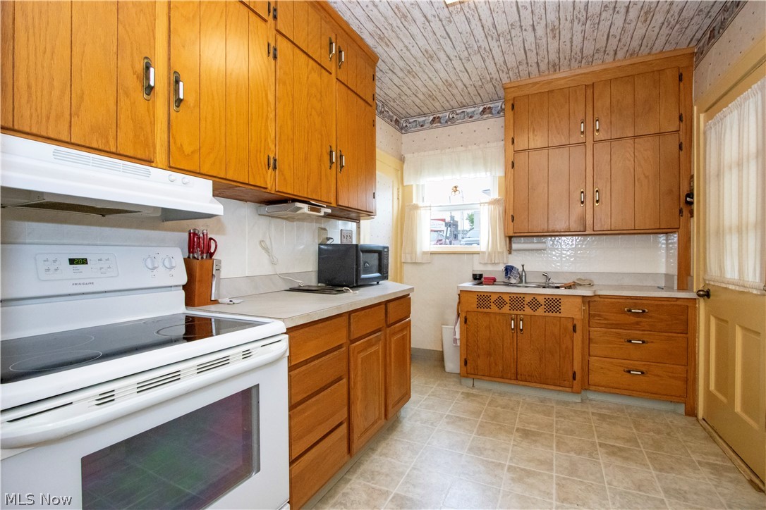 221 Main Street E Beach City OH 44608