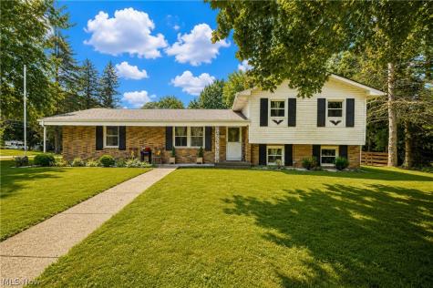 5428 Glenhill Avenue NE Canton OH 44705