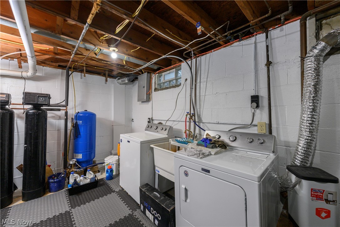 5428 Glenhill Avenue NE Canton OH 44705