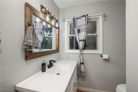 5428 Glenhill Avenue NE Canton OH 44705