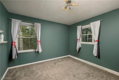 5428 Glenhill Avenue NE Canton OH 44705