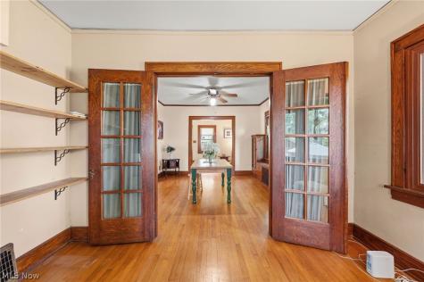 1506 Parkgate Avenue Akron OH 44313