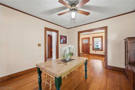 1506 Parkgate Avenue Akron OH 44313