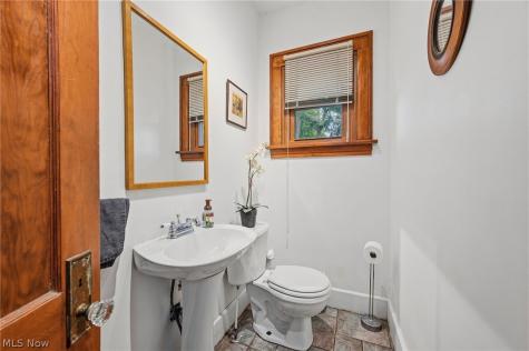 1506 Parkgate Avenue Akron OH 44313