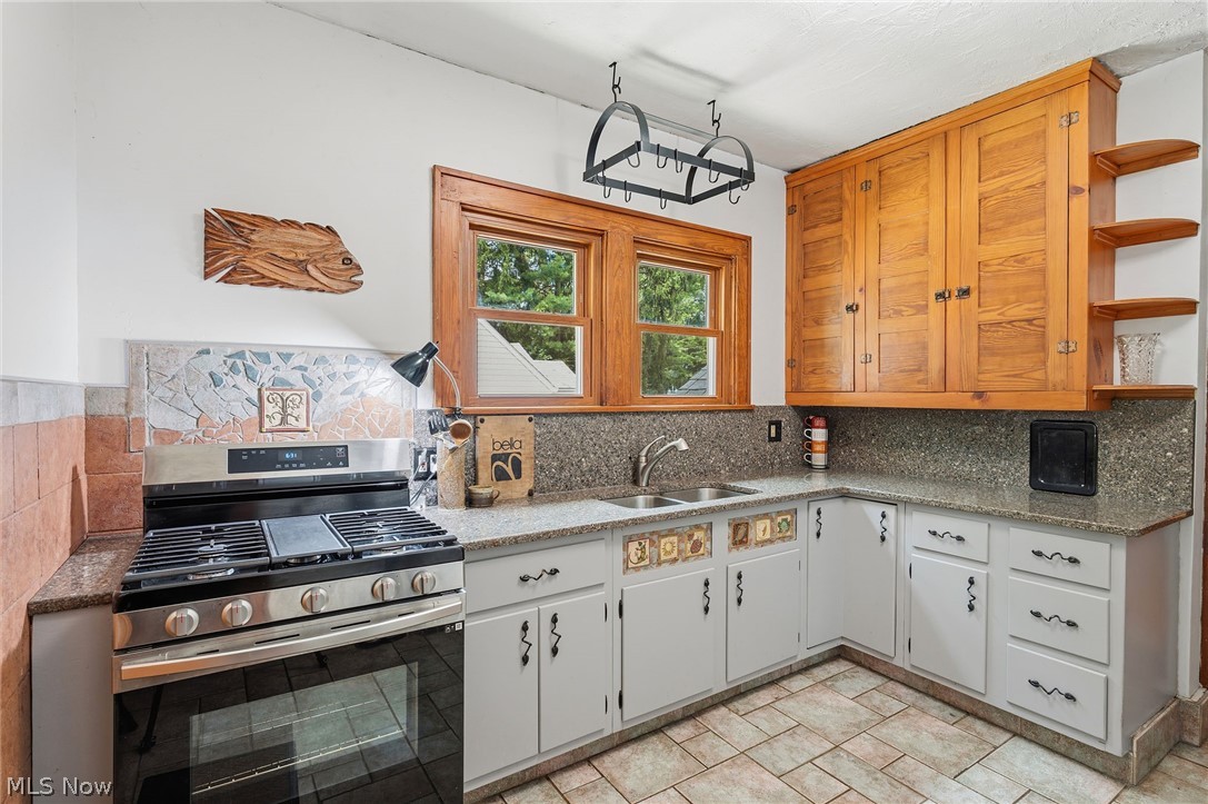 1506 Parkgate Avenue Akron OH 44313