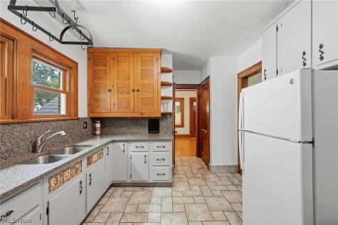 1506 Parkgate Avenue Akron OH 44313