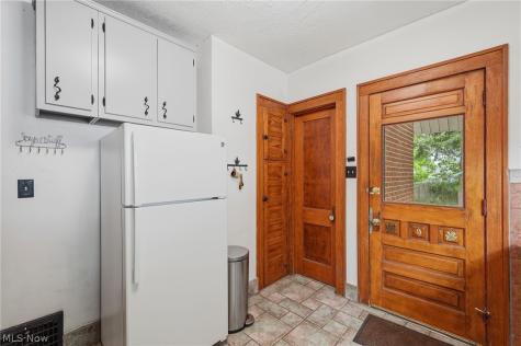 1506 Parkgate Avenue Akron OH 44313