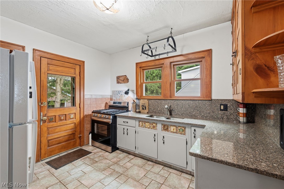 1506 Parkgate Avenue Akron OH 44313