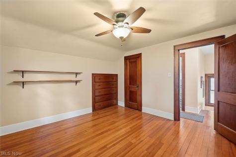 1506 Parkgate Avenue Akron OH 44313