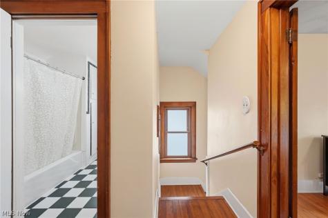 1506 Parkgate Avenue Akron OH 44313
