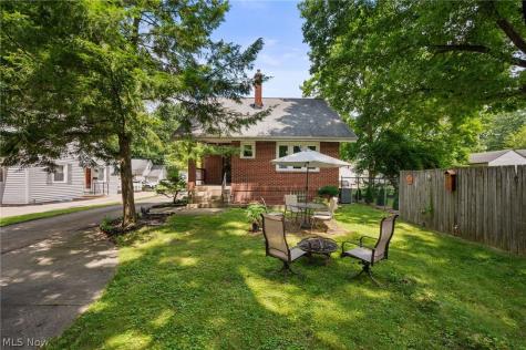 1506 Parkgate Avenue Akron OH 44313