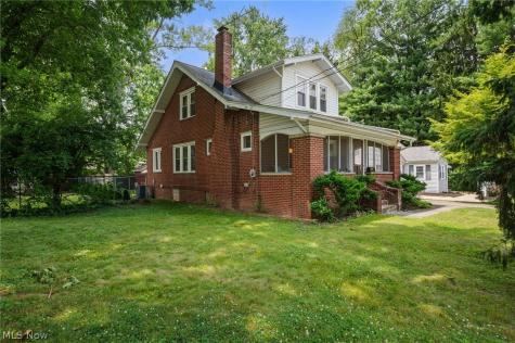 1506 Parkgate Avenue Akron OH 44313