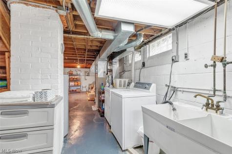 4085 W 58th Street Cleveland OH 44144