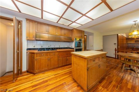 25001 Letchworth Road Beachwood OH 44122