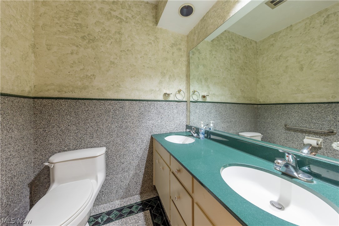 25001 Letchworth Road Beachwood OH 44122