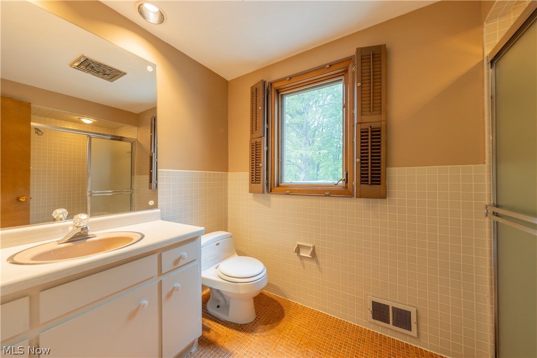 25001 Letchworth Road Beachwood OH 44122