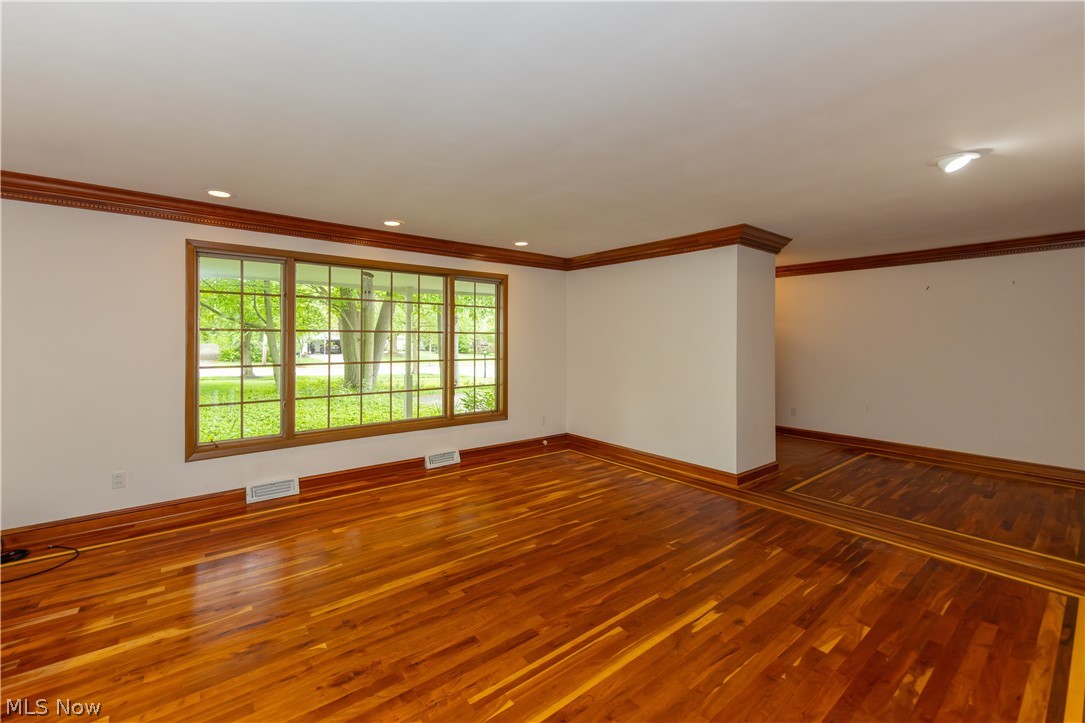 25001 Letchworth Road Beachwood OH 44122