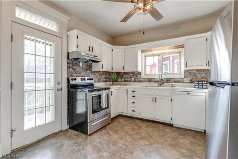806 23rd St NW Canton OH 44708