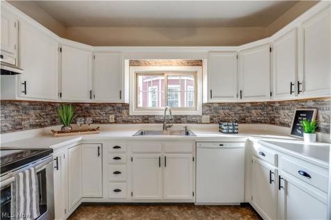 806 23rd St NW Canton OH 44708