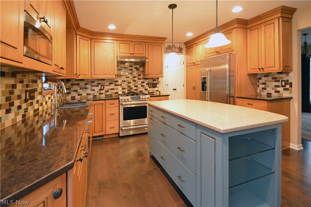 6829 S Camelot Drive Mentor OH 44060