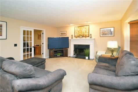 6829 S Camelot Drive Mentor OH 44060