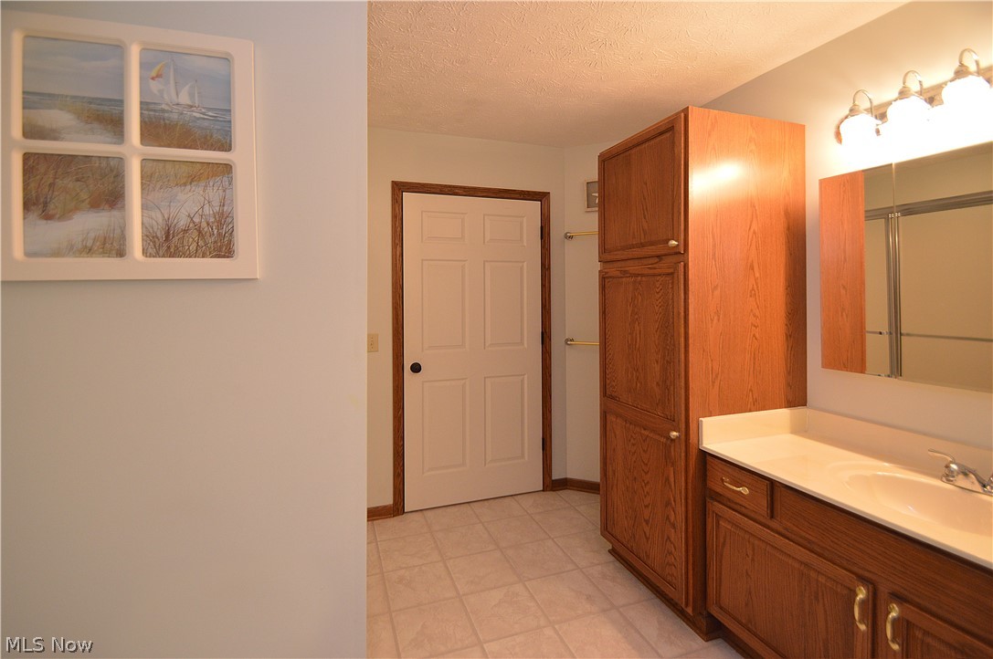 6829 S Camelot Drive Mentor OH 44060