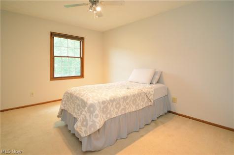 6829 S Camelot Drive Mentor OH 44060