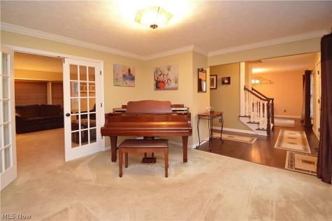 6829 S Camelot Drive Mentor OH 44060