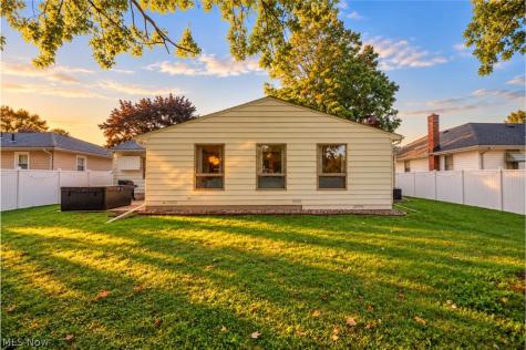 1966 Cranbrook Drive Youngstown OH 44511