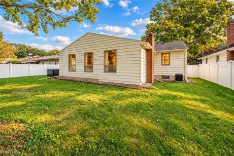 1966 Cranbrook Drive Youngstown OH 44511
