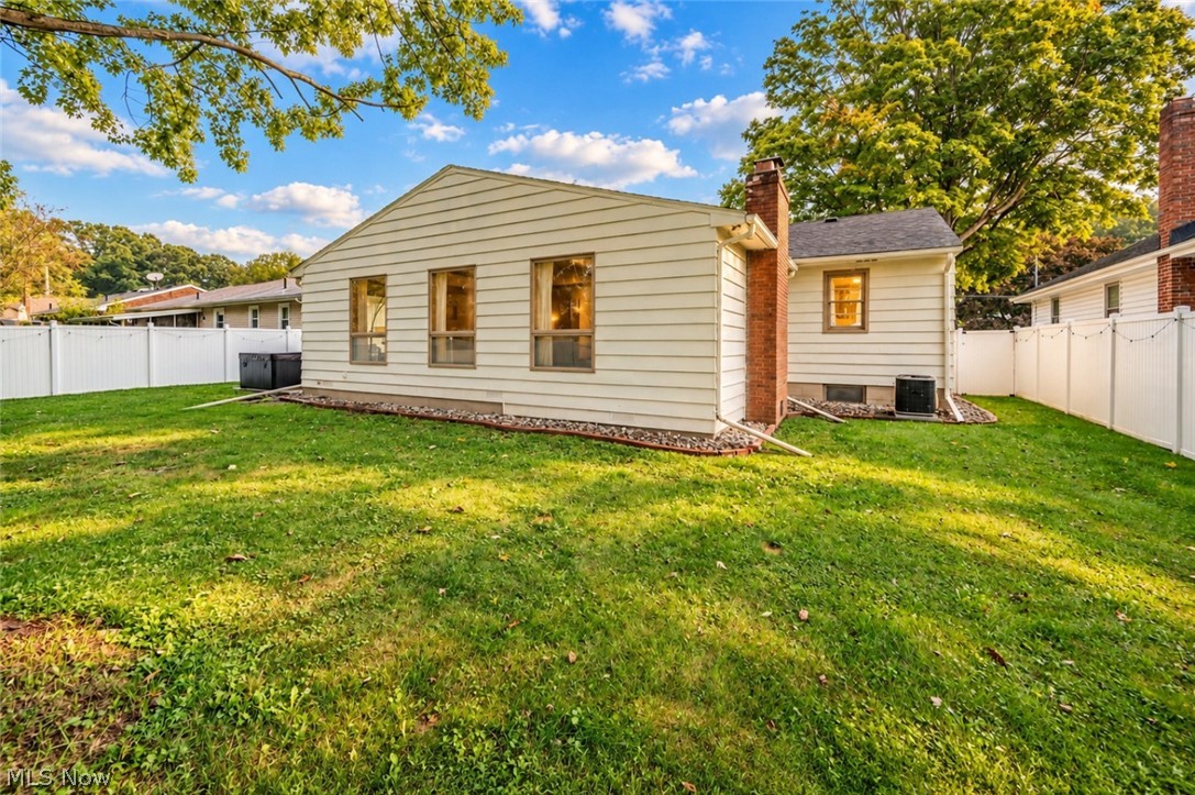 1966 Cranbrook Drive Youngstown OH 44511