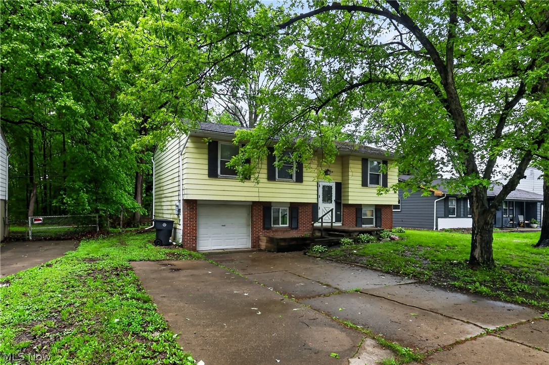 2964 Williamsburg Street NW Warren OH 44485