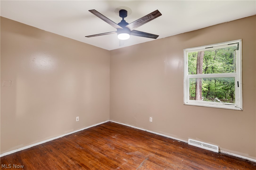 2964 Williamsburg Street NW Warren OH 44485