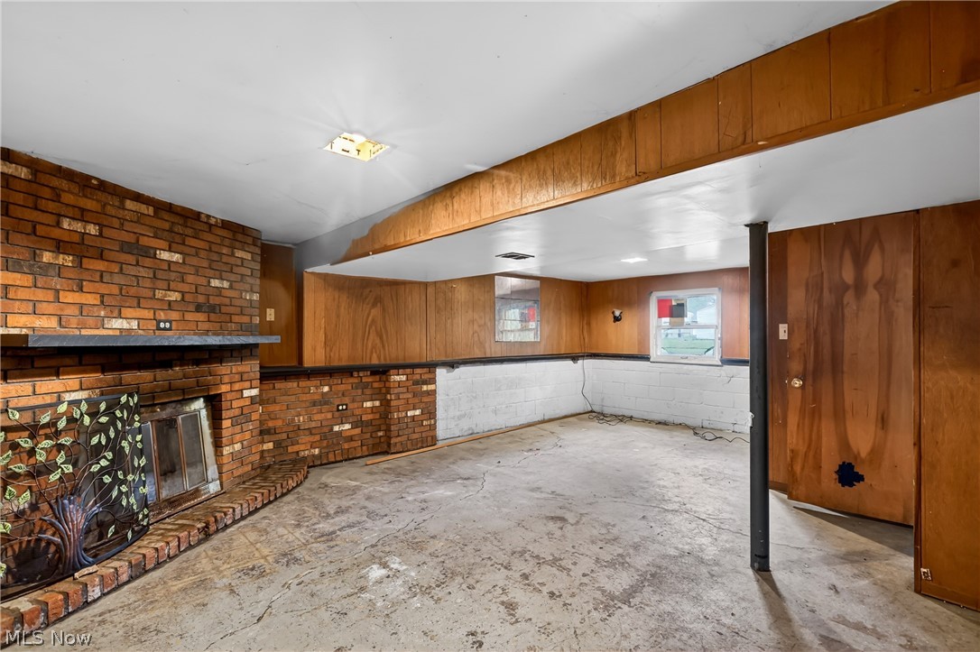 2964 Williamsburg Street NW Warren OH 44485