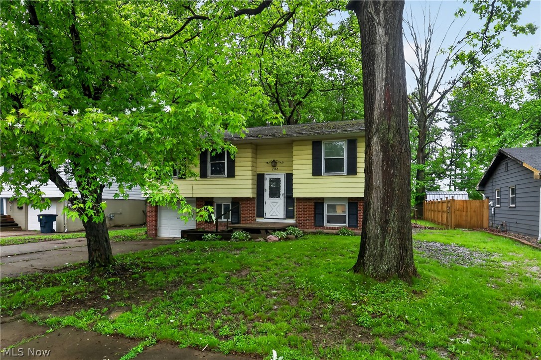 2964 Williamsburg Street NW Warren OH 44485